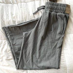 Girls nike yoga cropped gaucho pants rainbow nwt